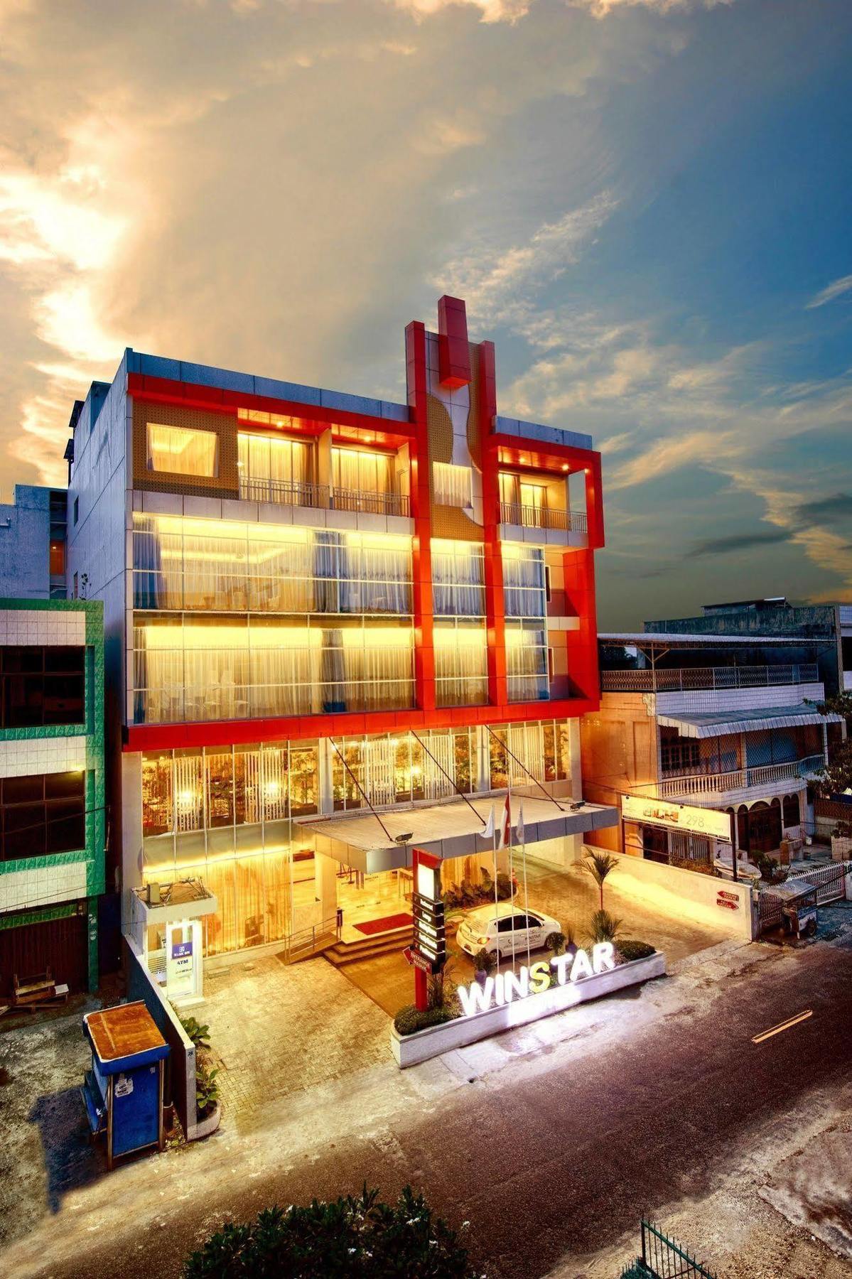 Winstar Hotel Пеканбару Экстерьер фото